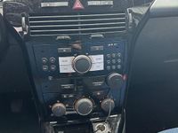 Gebraucht Opel Astra Edition 110 PS (80 kW) 2010 Grau Kombi