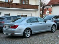 Gebraucht BMW 740 306 PS (225 kW) 2012 Grau Limousine