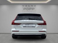 Gebraucht Volvo V60 Plus 197 PS (144 kW) 2024 Crystal white pearl / metallic Kombi