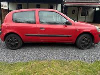 Gebraucht Renault Clio II 58 PS (42 kW) 2004 Rot Kleinwagen