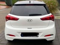 gebraucht Hyundai i20 1.2 Passion 85PS Klima Lenkradheizung