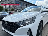 Gebraucht Hyundai i20 Trend 101 PS (74 kW) 2021 Weiss Kleinwagen