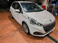 gebraucht Peugeot 208 1,2 Benzin