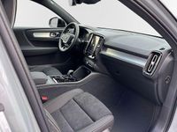 Neu Volvo XC40 Plus 163 PS (119 kW) 2026 Metallic (grau SUV