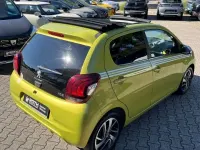 Gebraucht Peugeot 108 Top! Collection 72 PS (52 kW) 2019 Gruen Limousine