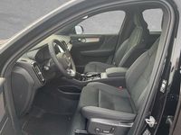 Neu Volvo XC40 Plus 163 PS (119 kW) 2025 Onyx schwarz SUV