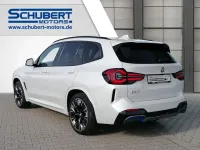 Gebraucht BMW iX3 Impressive 210 kW (286 PS) 2023 Weiß SUV