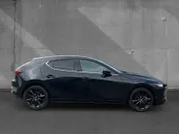 Neu Mazda 3 Homura-Line 140 PS (102 kW) 2026 Schwarz Limousine