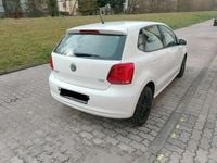 Gebraucht VW Polo 75 PS (55 kW) 2014 Weiß Kleinwagen