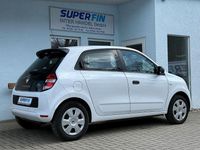 Gebraucht Renault Twingo Life 69 PS (50 kW) 2016 Weiß Kleinwagen