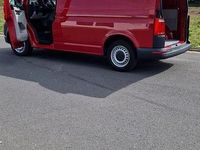 Gebraucht VW Transporter 102 PS (75 kW) 2019 Rot Van
