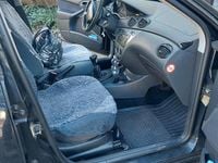 Second-hand Ford Focus 118 CP (86 kW) 2004 Negru Break
