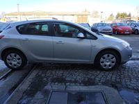 Gebraucht Opel Astra Selection 101 PS (74 kW) 2011 Argon silber Kleinwagen