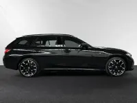 Gebraucht BMW 330e M Sport 292 PS (214 kW) 2025 Black sapphire metallic Kombi