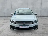 Gebraucht VW Passat GTE 218 PS (160 kW) 2022 2y gletscherweiß metallic Kombi
