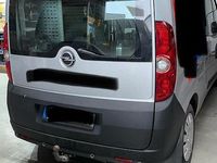 Gebraucht Opel Combo 120 PS (88 kW) 2016 Silber Van / Kleinbus
