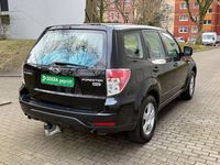 Käytetty Subaru Forester Active 147 HP (108 kW) 2010 Musta Katumaasturi