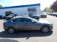 Gebraucht Jaguar XE Prestige 179 PS (131 kW) 2017 Grau Limousine