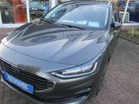 Neu Ford Focus Titanium 155 PS (114 kW) 2025 Grau Kombi