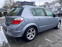 Gebraucht Opel Astra Sport 105 PS (77 kW) 2006 Lichtsilber m2 Kleinwagen