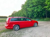 gebraucht Volvo V70 D2 Kinetic - scheckheftgepfl. - 8f. bereift