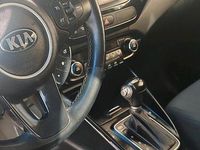 Gebraucht Kia Carens 2016 Van / Kleinbus