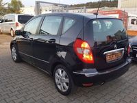 gebraucht Mercedes A180 Avantgarde BlueEff PTS SHZ Tempomat S-heft