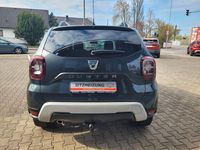 Gebraucht Dacia Duster Celebration 150 PS (110 kW) 2021 Grau metallic SUV