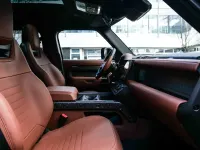 Gebraucht Land Rover Defender 635 PS (467 kW) 2025 Charente grey SUV