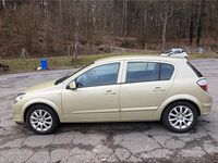 Gebraucht Opel Astra 105 PS (77 kW) 2004 Gold Kleinwagen