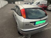 Usata Ford Focus 101 CV (74 kW) 2004 Argento Utilitaria