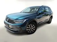 Gebraucht VW Tiguan Life 150 PS (110 kW) 2022 Blau metallic SUV