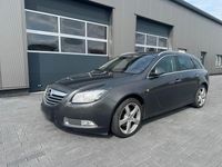 Usado Opel Insignia 160 HP (117 kW) 2012 Cinzento Carrinha