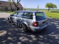 Second-hand VW Passat Highline 136 CP (100 kW) 2003 Gri Break