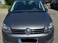 Second-hand VW Sharan 170 CP (125 kW) 2012 Gri Monovolum