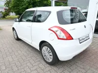 Gebraucht Suzuki Swift Basic 94 PS (69 kW) 2016 Weiss uni Kleinwagen