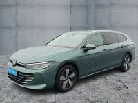 Gebraucht VW Passat Elegance 193 PS (141 kW) 2025 Maripositgrün metallic Kombi