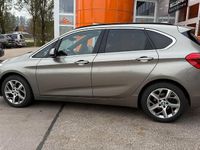 Gebraucht BMW 220 Sport Line 190 PS (139 kW) 2015 Silber Van / Kleinbus