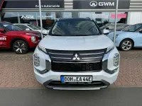 Gebraucht Mitsubishi Outlander P-HEV Top 136 PS (100 kW) 2025 Titanweiß / pantherschwarz Limousine