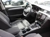 Gebraucht VW Passat Business 190 PS (139 kW) 2023 Blau Kombi