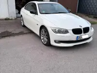 Gebraucht BMW 325 218 PS (160 kW) 2011 Weiß Coupé