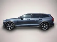 Gebraucht Volvo V60 CC Ultimate 197 PS (144 kW) 2024 Manufacturer Kombi