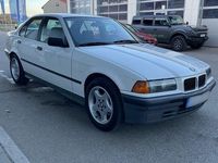 Gebraucht BMW 316 99 PS (72 kW) 1992 Weiß Limousine
