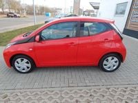 Gebraucht Toyota Aygo X-play 69 PS (50 kW) 2015 Super red 5 Kleinwagen