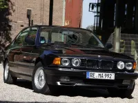 Gebraucht BMW 750 300 PS (220 kW) 1992 Schwarz Limousine