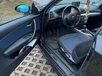 Gebraucht BMW 116 122 PS (89 kW) 2007 Schwarz Kleinwagen