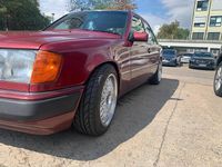 Second-hand Mercedes E230 132 CP (97 kW) 1992 Roșu Berlinǎ