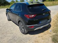 Gebraucht Kia Stonic Spirit 120 PS (88 kW) 2017 Schwarz SUV
