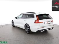 Gebraucht Volvo V60 R-Design 310 PS (228 kW) 2019 Ice white, solid / solid Kombi