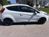 Gebraucht Ford Fiesta Ambiente 60 PS (44 kW) 2010 Weiß Limousine